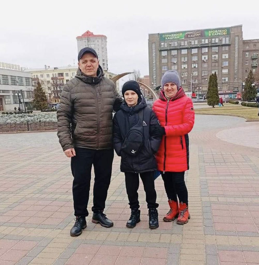 Діти допомагають нам відчувати себе молодшими”: історія прийомної родини зі Зміївської громади.