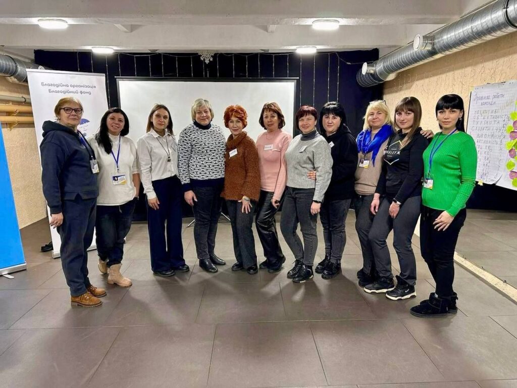 Створення безпечного та сприятливого середовища для кожної дитини починається з ефективної взаємодії соціальних працівників, соціальних робітників та фахівців, що опікуються сімейними формами виховання громадах.